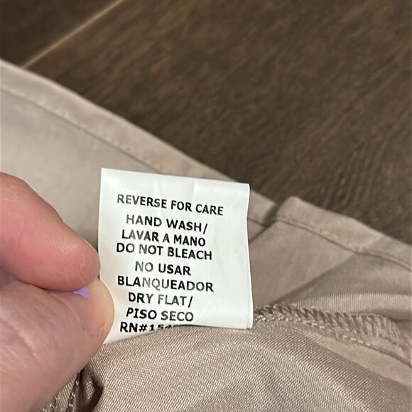 NWT Vine & Love Bubble Sleeve Smocked Top - Size Small - Picture 6 of 7